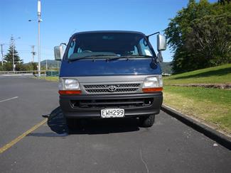 2000 Toyota Hiace - Thumbnail