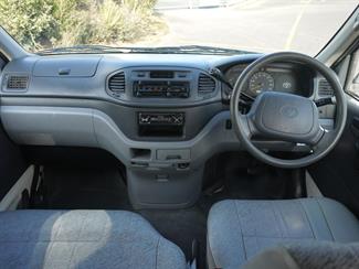 2000 Toyota Hiace - Thumbnail