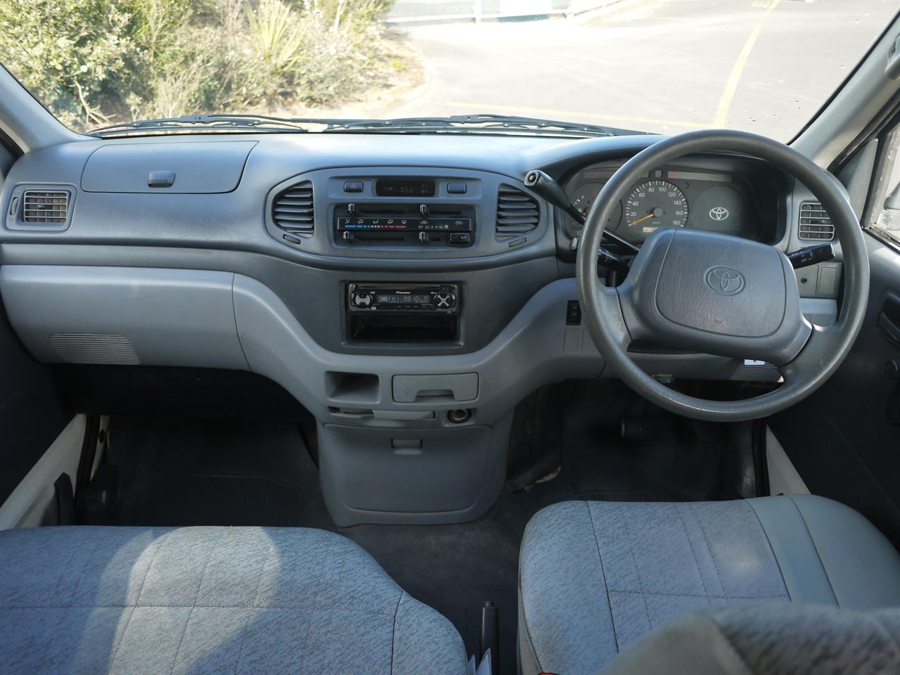 2000 Toyota Hiace