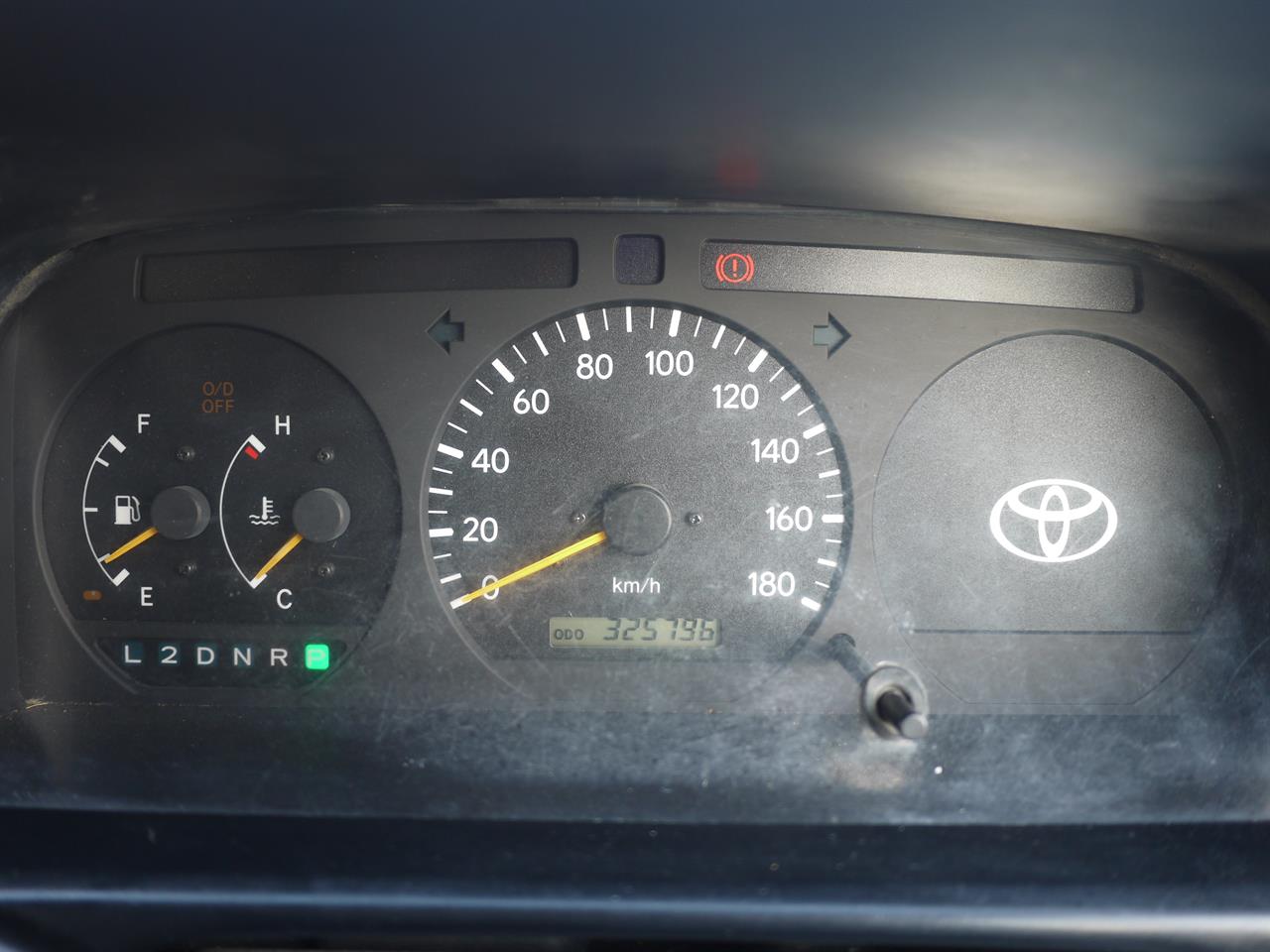 2000 Toyota Hiace