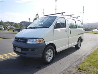 2000 Toyota Hiace - Thumbnail