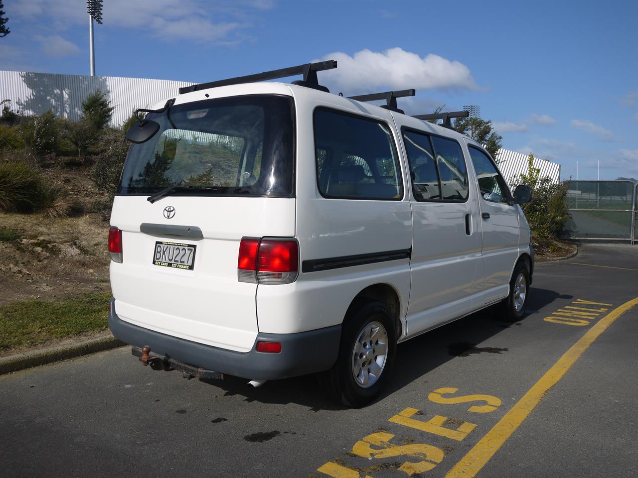 2000 Toyota Hiace