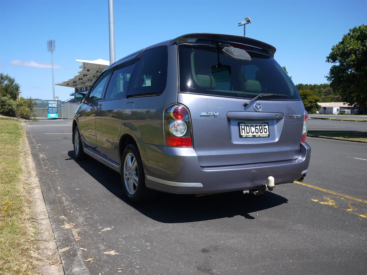 2006 Mazda MPV