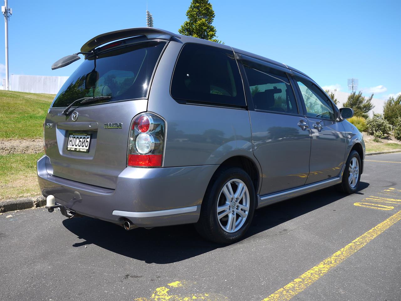 2006 Mazda MPV