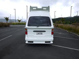 1994 Toyota Hiace - Thumbnail