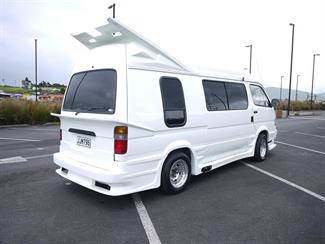 1994 Toyota Hiace - Thumbnail