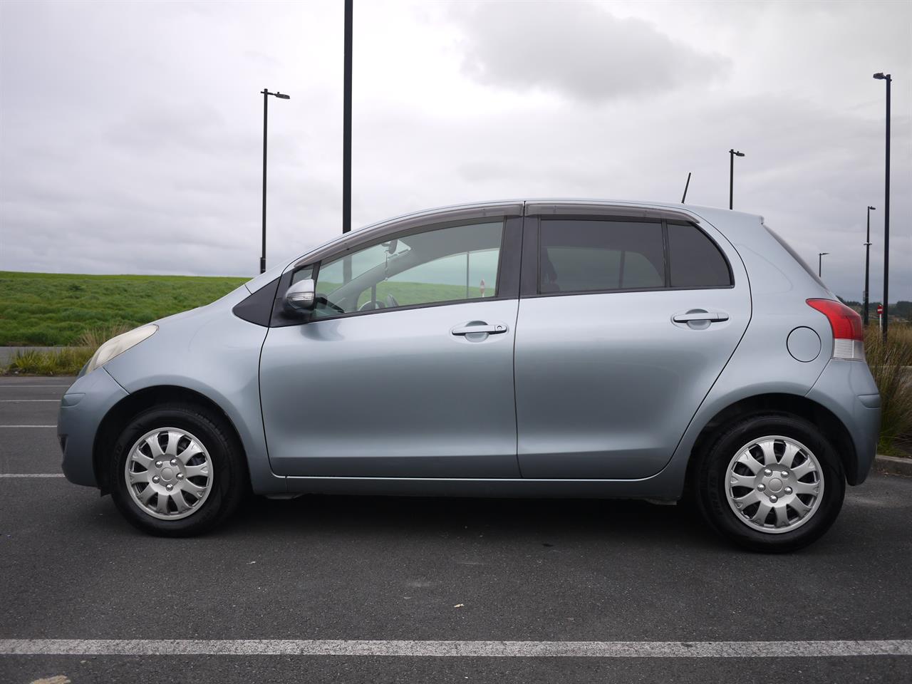 2010 Toyota Vitz