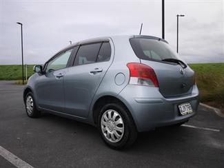 2010 Toyota Vitz - Thumbnail