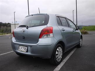 2010 Toyota Vitz - Thumbnail