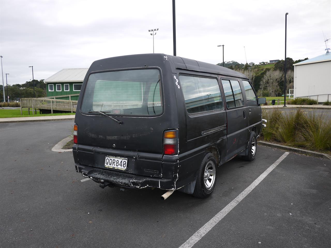 2004 Mitsubishi L300