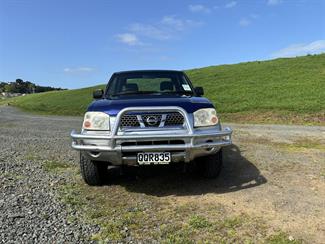 2002 Nissan Navara - Thumbnail