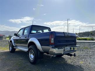 2002 Nissan Navara - Thumbnail