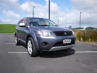 2006 Mitsubishi Outlander - Thumbnail